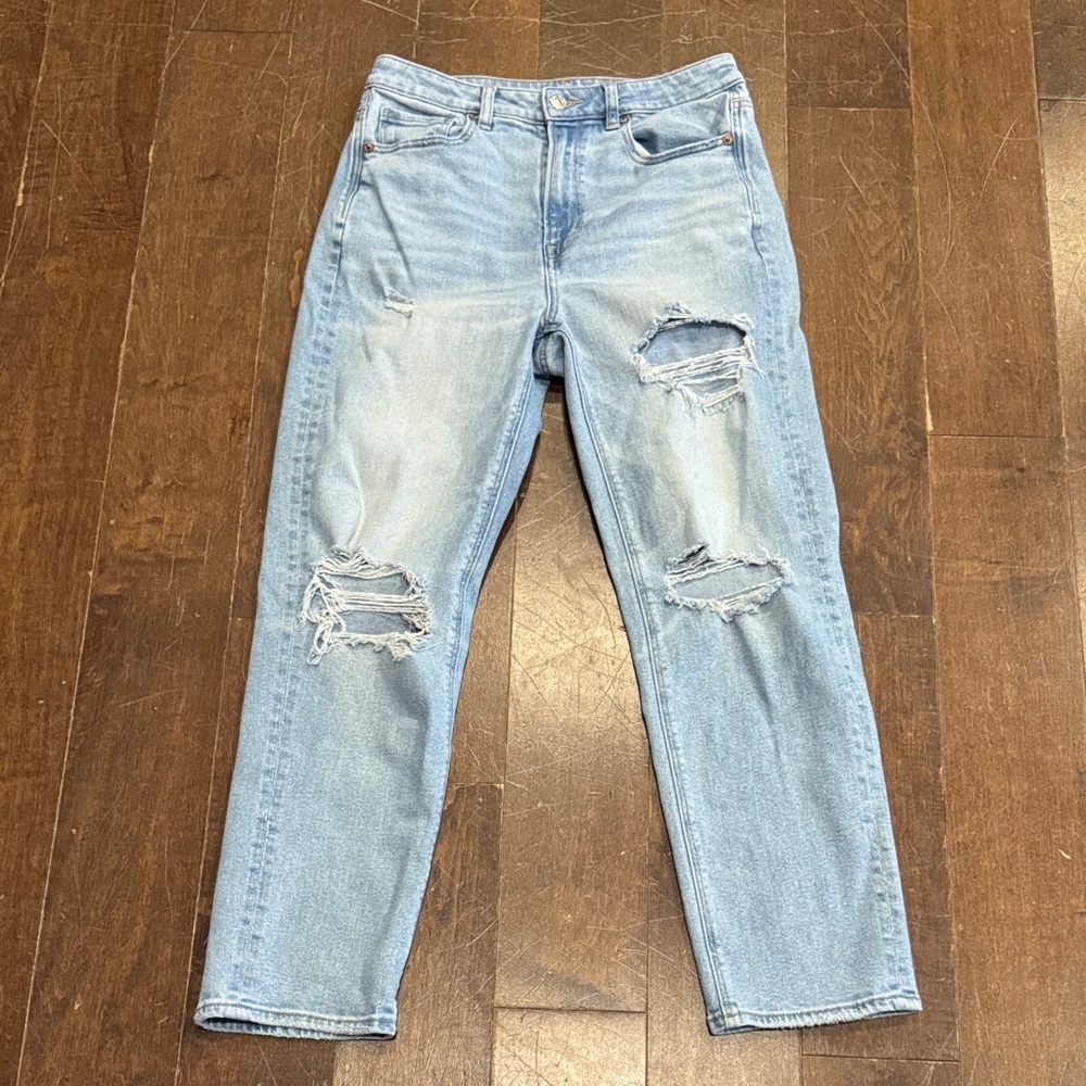 American Eagle Outfitters Mom’s Straight Distressed Light Blue Jeans